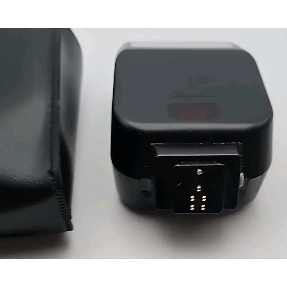 Canon Speedlite 200E Shoe Mount Flash With Case Very Clean